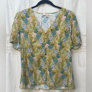 Women’s Button Down Blouse Size Medium